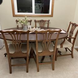 Dining Room Table And Matching Hutch 