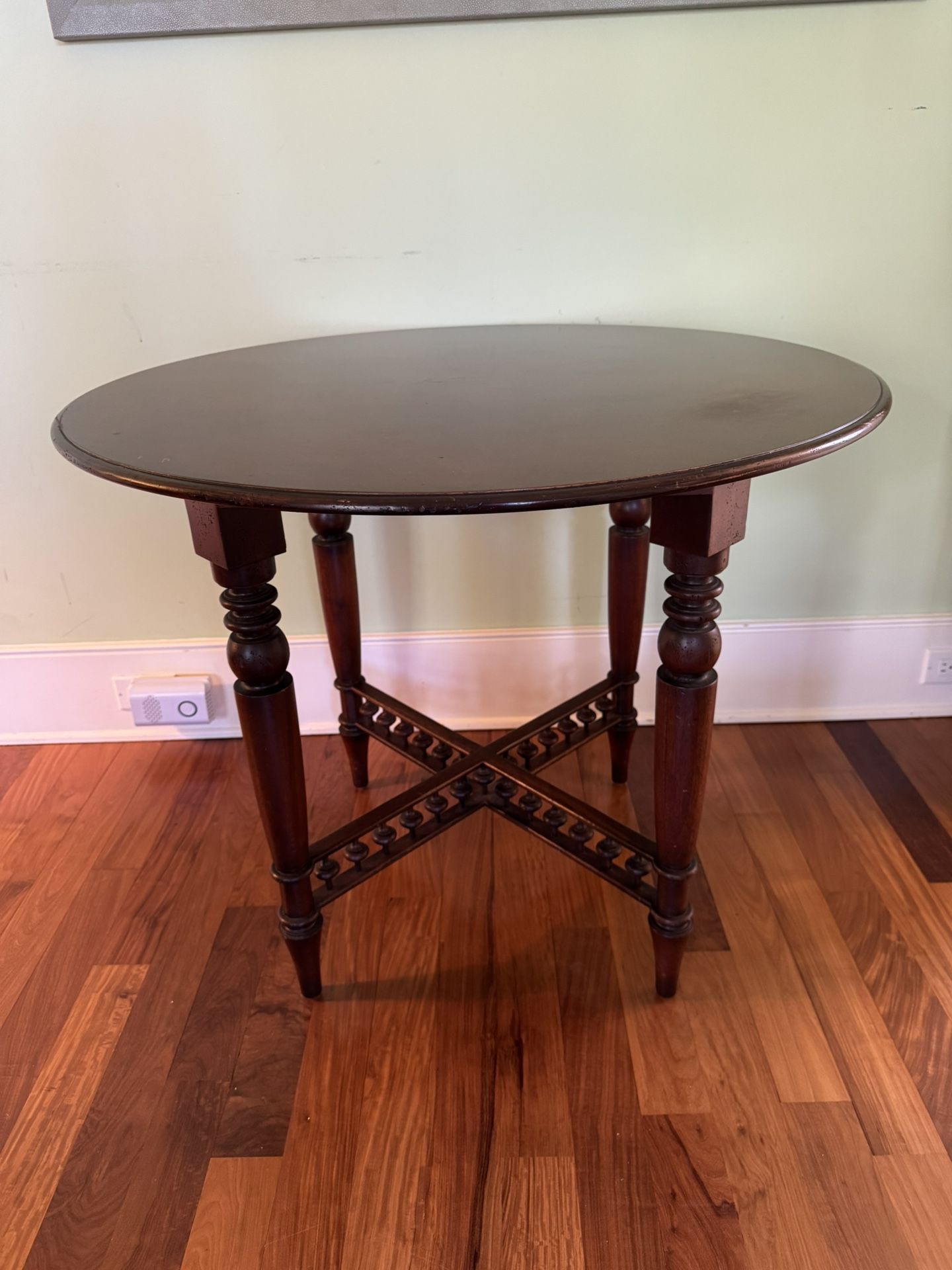 Pristine Circular Table