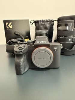 Sony A7IV Body + Charger