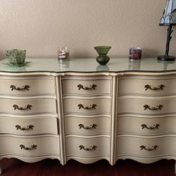 Dixie Vintage Furniture Bedroom Set