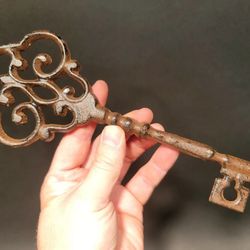 Antique Vintage Style Skeleton Key