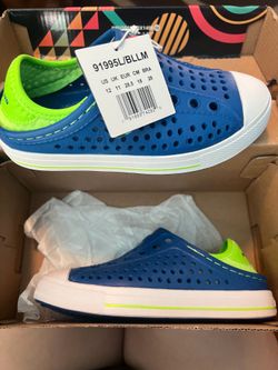 Skechers