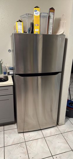 LG Top Freezer Refrigerator Model LTCS20020S