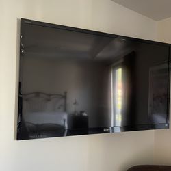 40” Samsung TV With Remote  - $55