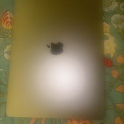 MacBook Pro 13-inch (M1, 2020).
