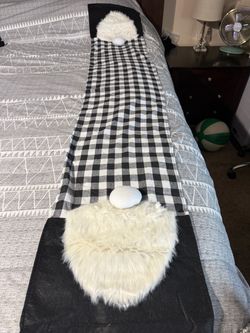 black & white buffalo runner , Christmas tree skirt & 4 placemats