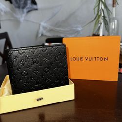 Louis Vuitton Card Holder for Sale in Orange, CA - OfferUp