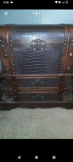 Antique Trunk Style Wine Box
