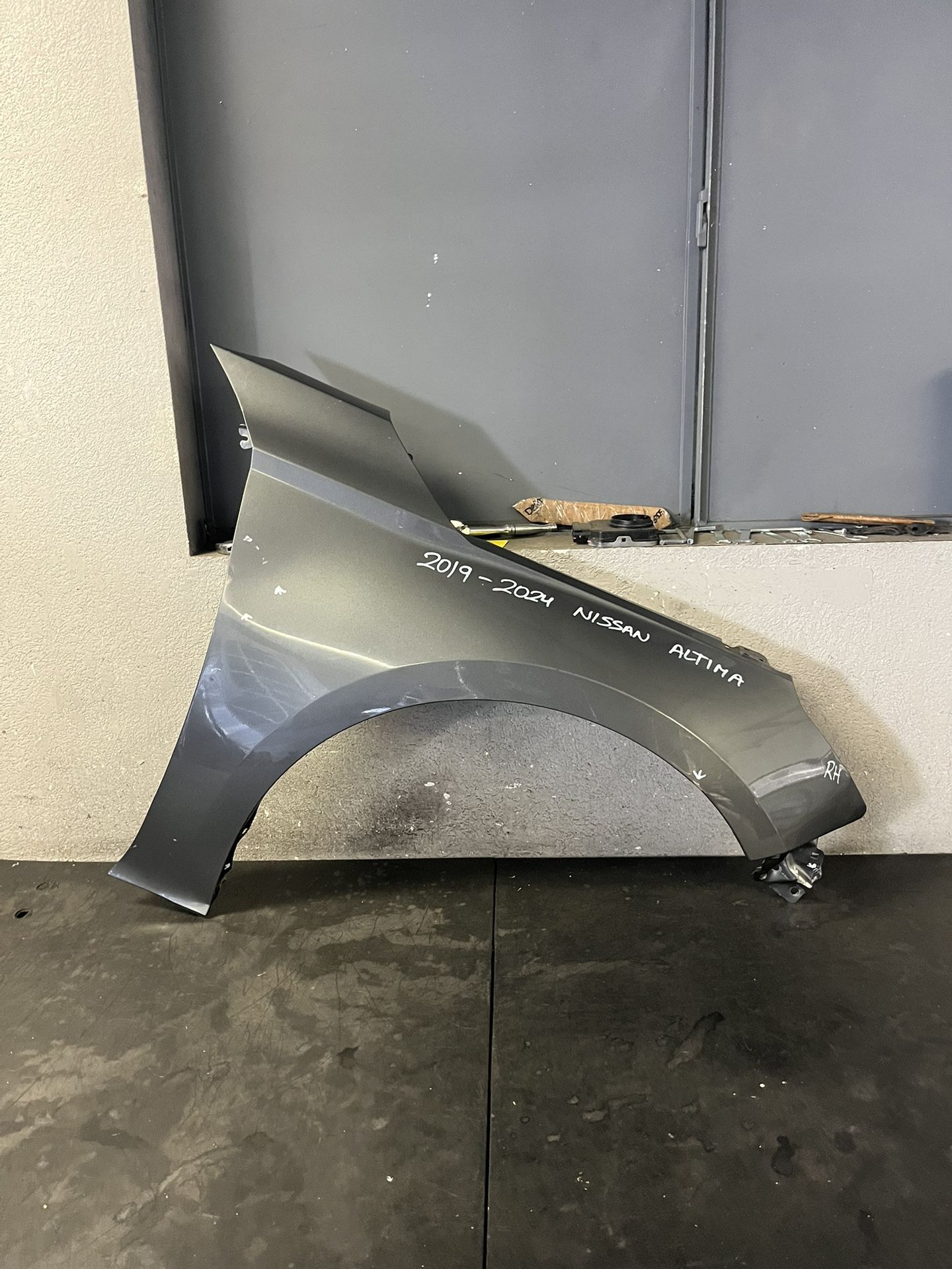 2019-2020-2021-2022-2023-2024 NISSAN ALTIMA RIGHT FENDER OEM USED