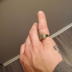 10k Gold  Ring with black & white diamonds