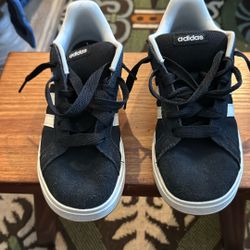 Black Adidas Sneakers 