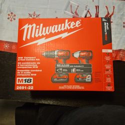 Milwaukee Drill Set