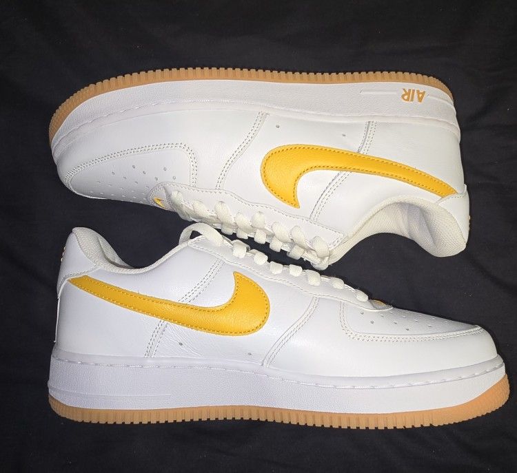 NIKE AIR FORCE 1s