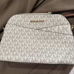 Micheal Kors Crossbody Purse