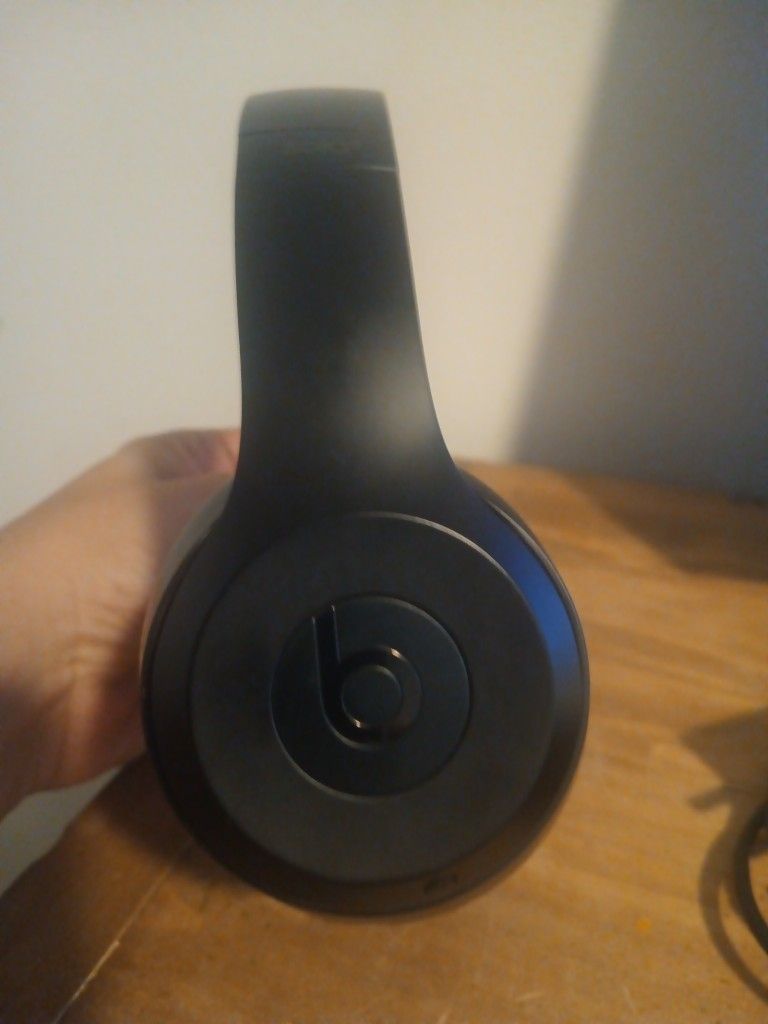 Beats Solo Pro 3 Great Condition