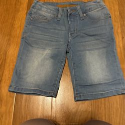 Bermuda Shorts 