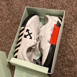Off White Size 42 ( 9)