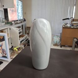 Coronet Modern Ceramic Gray Vase With A Lovely Swirl On Front 12" Tall 