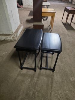 Nesting table