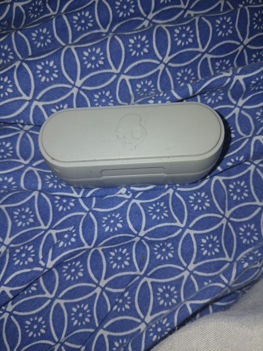 Candyskull JIB TRUE 2 WIRELESS HEADPHONES/CHARGER CASE 