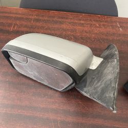 2012 Ford Fusion driver side mirror