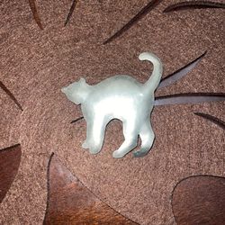 Vintage Zirkus Silver Tone Cat Brooch