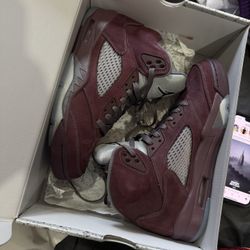 Nike Air Jordan 5 Burgundy Size 9