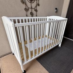 Crib Full Size Folding DOM Dream On Me
