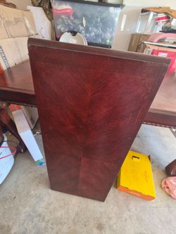 SOLID WOOD DINING TABLE READ PLEASE