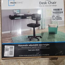 Dest Chair