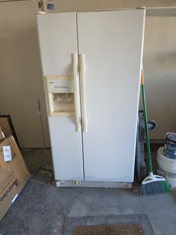 Refrigerator  funcionando  $80