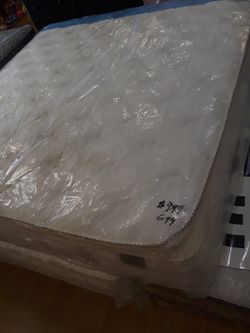 New cal king Matress