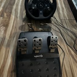 Logitech G930 Driving Force Racing Wheel