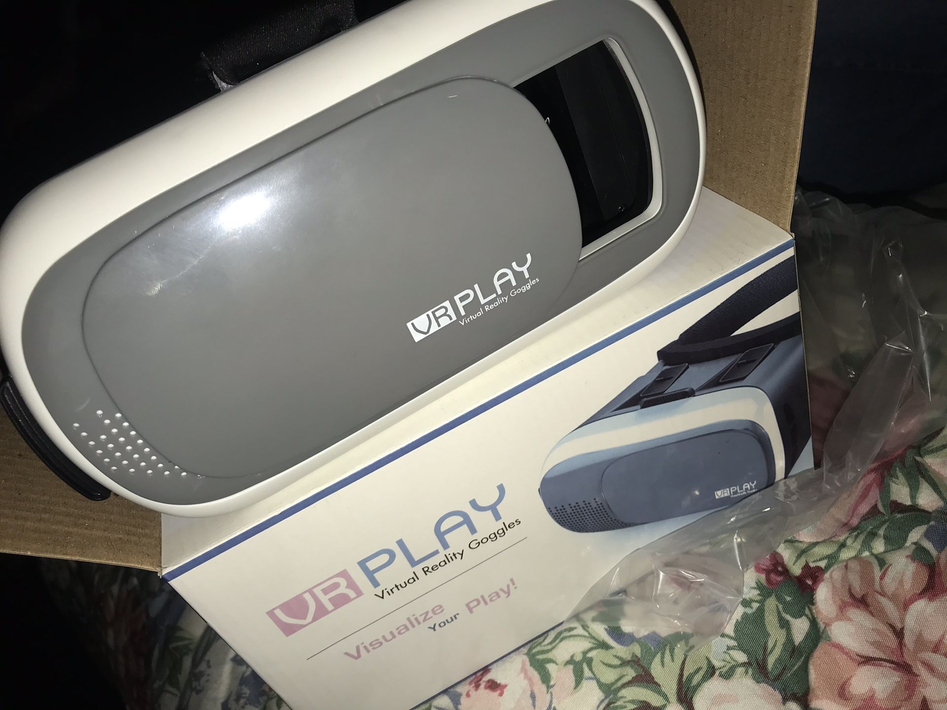 Virtual reality goggles brand New Never Worn