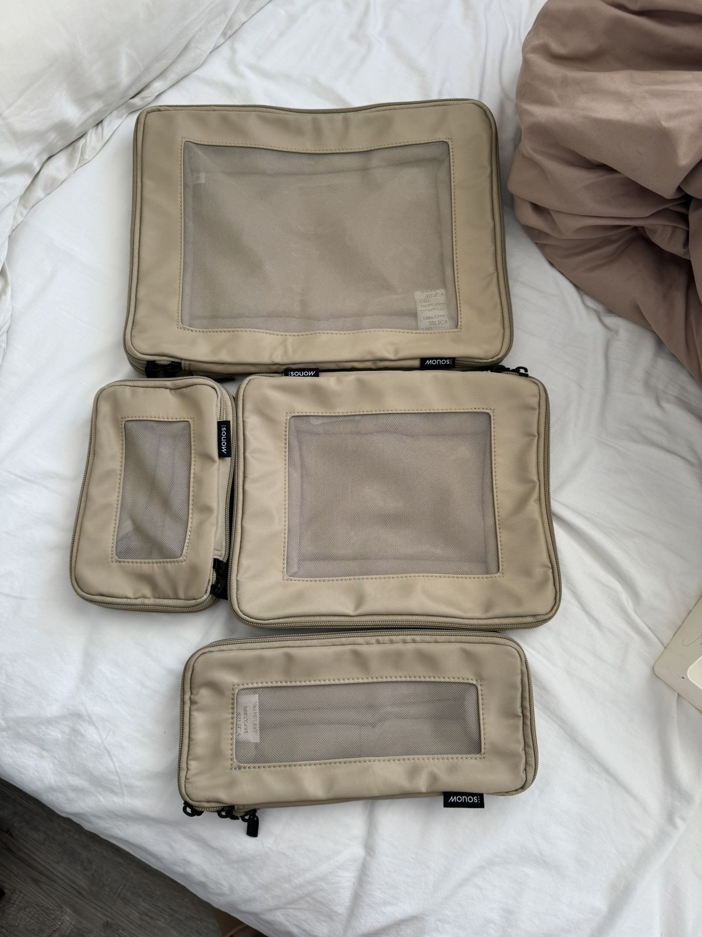 Monos Packing Cubes
