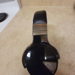 Used Bluetooth headphones and gaming headset $10 each