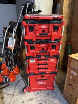 Shop Milwaukee PACKOUT 19 in. Rolling Drawer Tool Box set