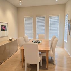 Dinning Room Table w/ Designmaster Upholstered Chairs (6)