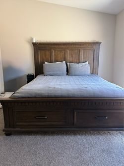 Cali king bed room set
