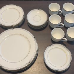 Lenox Bone China, Erica Collection.