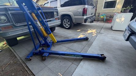 Engine hoist