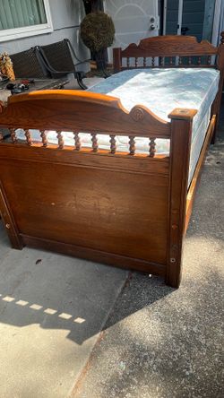 Single twin size bed