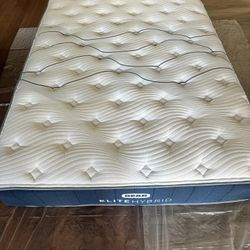 Bear Elite Hybrid Full Mattress - Like New