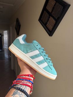 Adidas campus