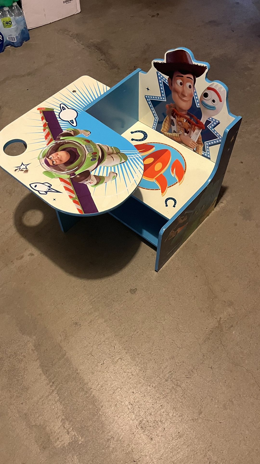 Toddler Toy Story 4 Table 