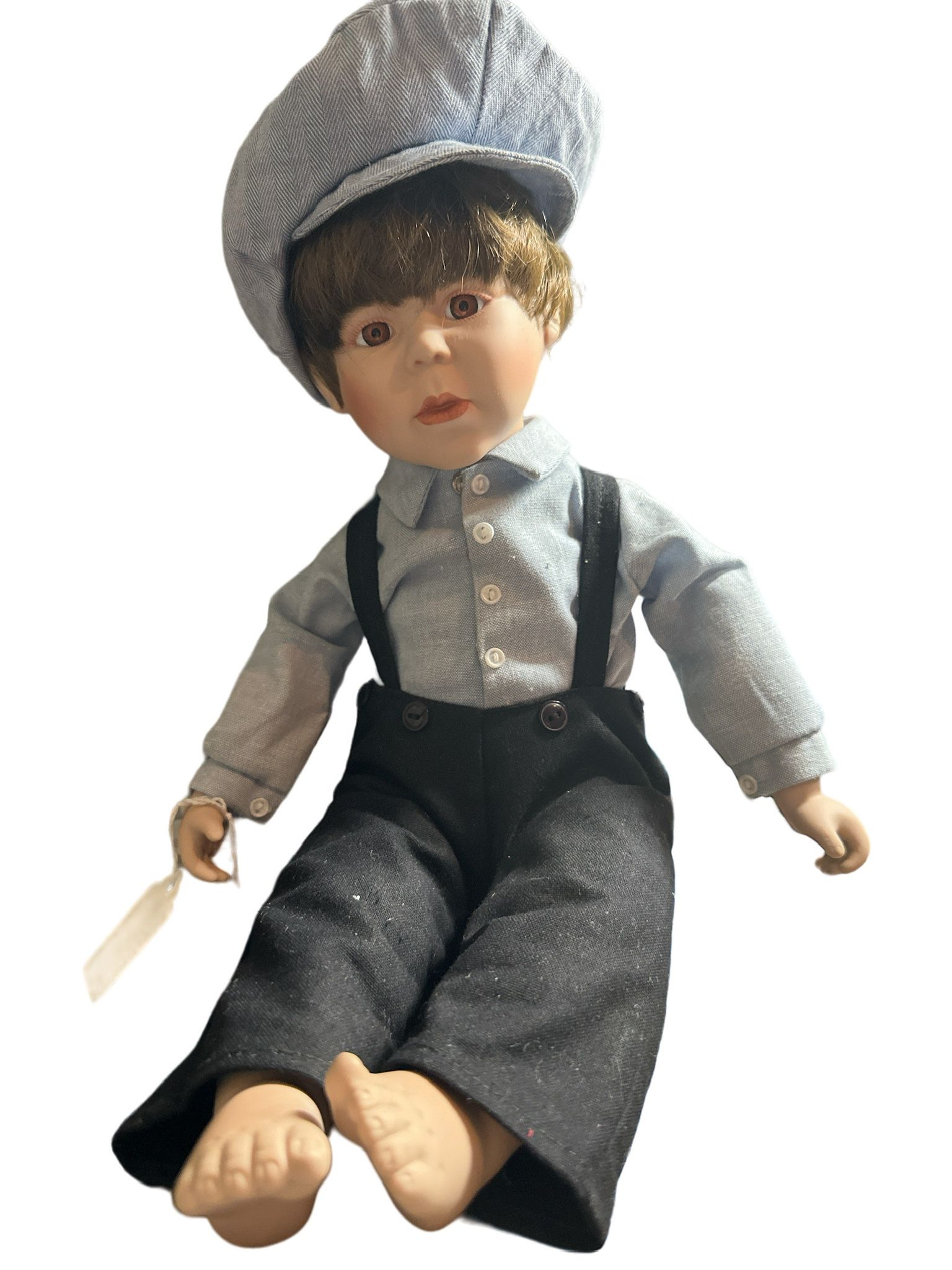 Doll  beautiful Porcelain Amish little Boy doll in in Gift quality Pre-owned excellent condition. No original box. T-195