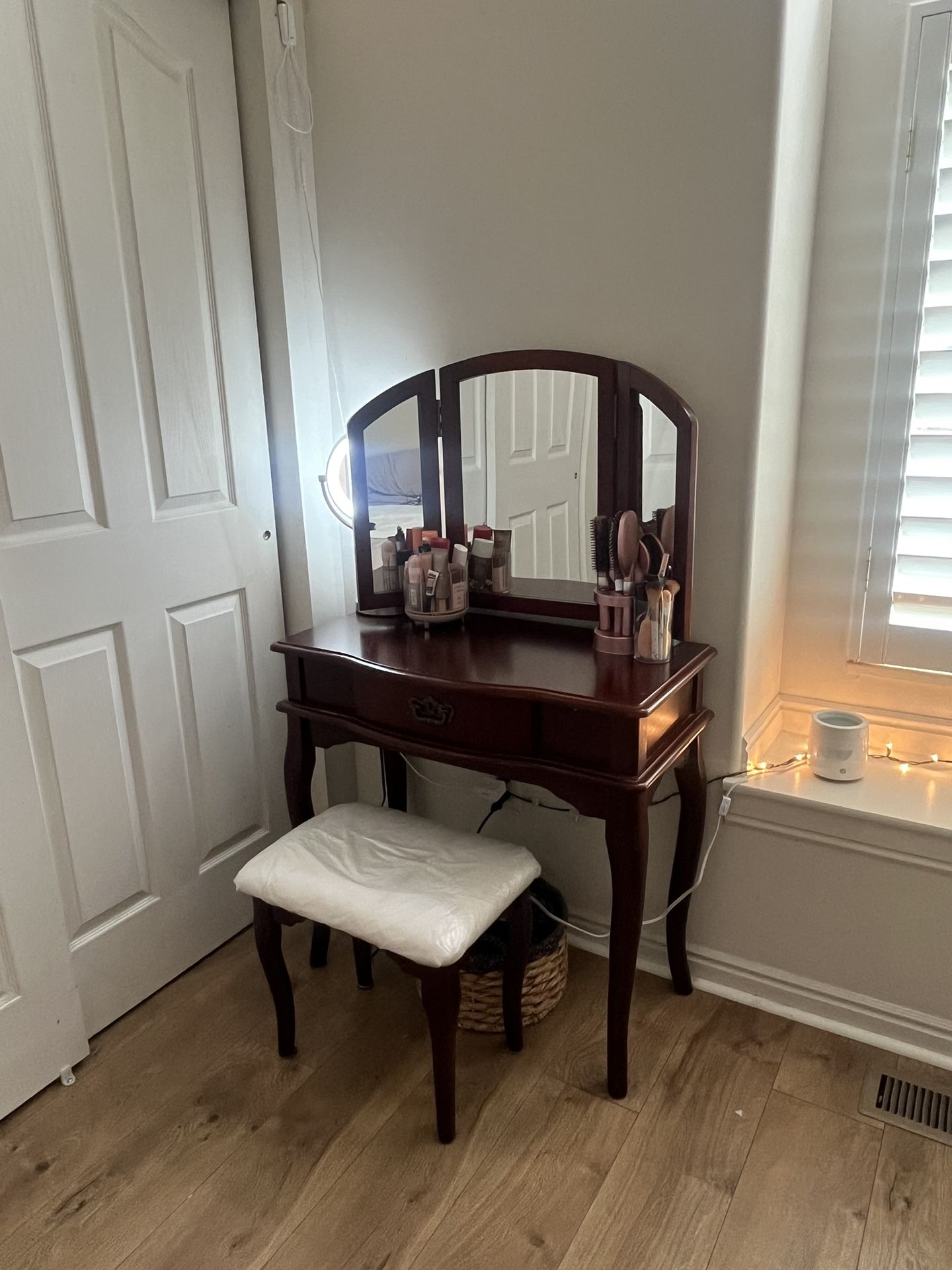 Rcwilley Vintage vanity