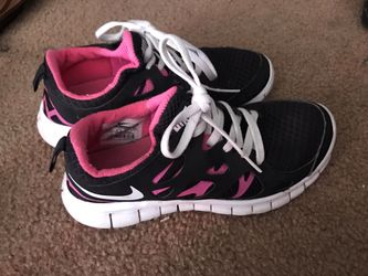 Nike free runs size 4 Youth
