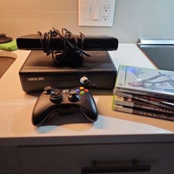 Xbox 360E 300GB Bundle With Kinect