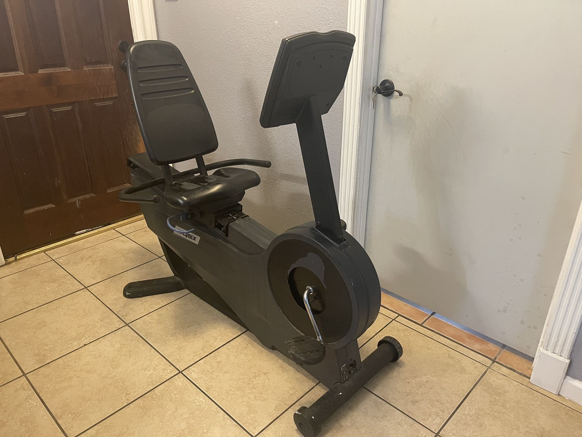 Cybex 500 Recumbent Bike
